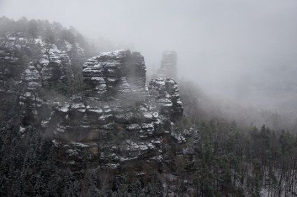 6D_101100_2k Alte Wenzelwand, Kreuzturm und Kleiner Prebischkegel / Stará Václavská stěna, Křížová věž, Malý Pravčický kužel