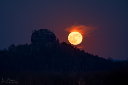 Vollmond Vollmondaufgang hinter dem Zirkelstein