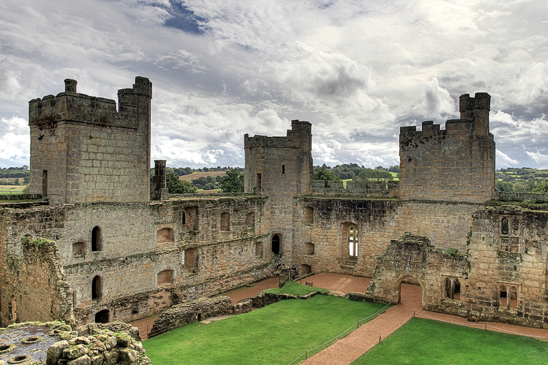 IMG_01873_7D_HDR_800.jpg - Bodiam Castle, East Sussex