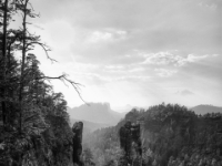 Abendstimmung im Großen Dom, Blick über Rohnspitze und Domwächter gegen die Schrammsteine  Domwächter am Abend © Iven Eissner : HDR, Monochrom, RAW-Entwicklung, Technik