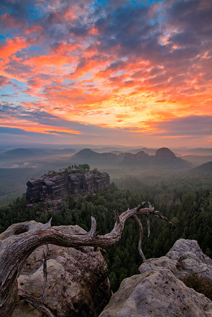 7D_05840_SP1024.jpg - burning sky